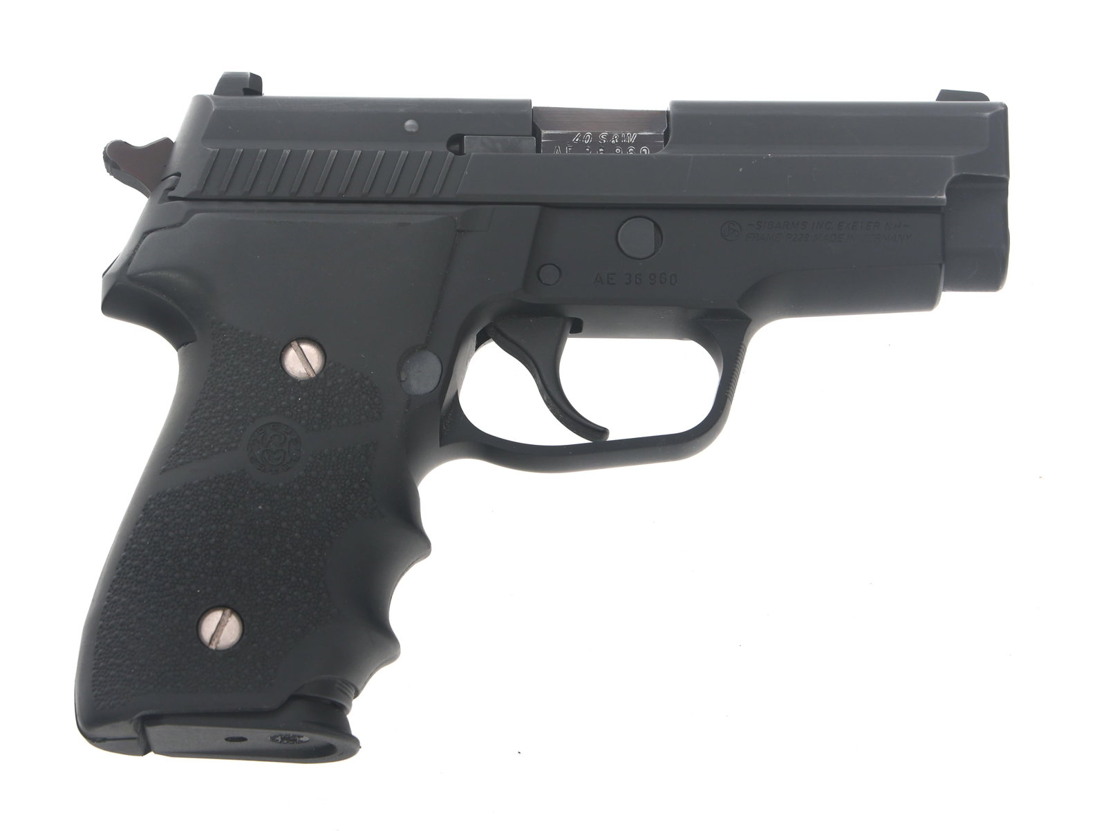 SIG SAUER MODEL P229 .40 S&W CALIBER PISTOL: SIG SAUER MODEL P229 .40 S&W CALIBER PISTOL Sig Sauer Model P229 .40 S&W caliber semi automatic pistol. Matte black finish. Sig Lite night sights. Hogue textured rubber grips. One magazine. Caliber / 