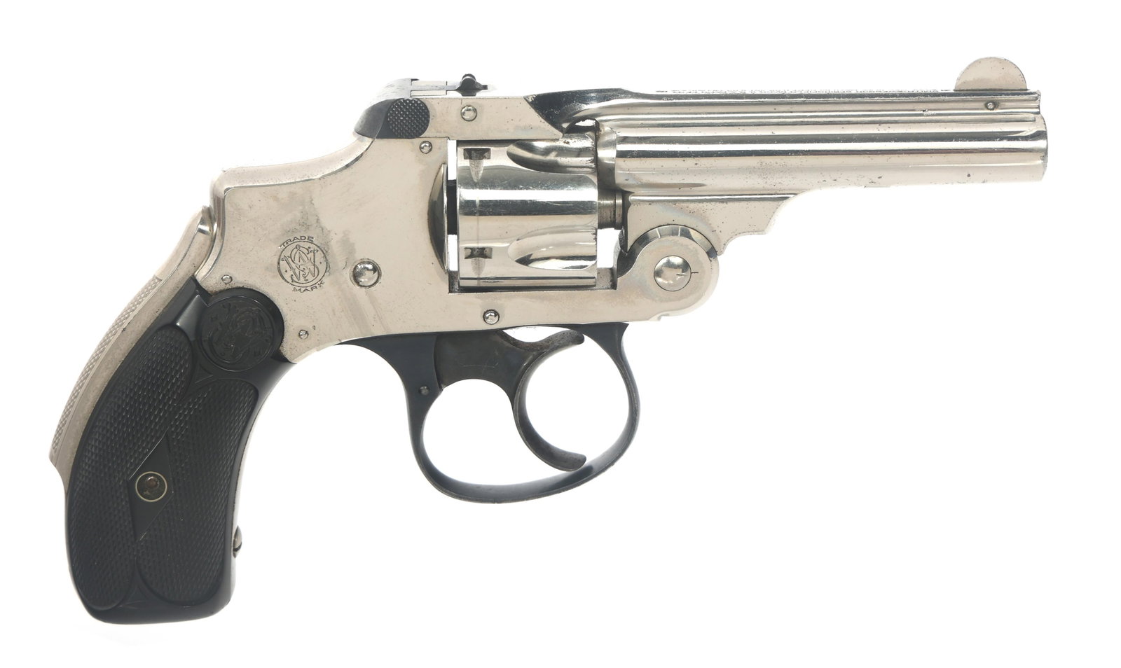 S&W 4th MODEL SAFETY HAMMERLESS .32 REVOLVER: S&W 4th MODEL SAFETY HAMMERLESS .32 REVOLVER Smith & Wesson 4th Model Safety Hammerless .32 caliber double action revolver. Serial numbers match on frame, rear cylinder, and barrel latch. Nickel plate