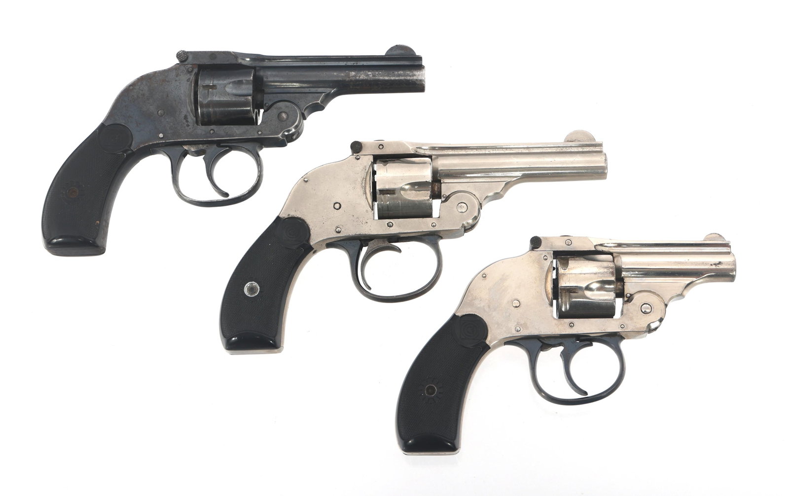 HARRINGTON & RICHARDSON 32 CAL TOP BREAK REVOLVERS: HARRINGTON & RICHARDSON 32 CAL TOP BREAK REVOLVERS Harrington & Richardson 32 cal top break revolvers. A) Harrington & Richardson 32 cal top break revolver. Nickel plated. Fixed sights. Composite grip