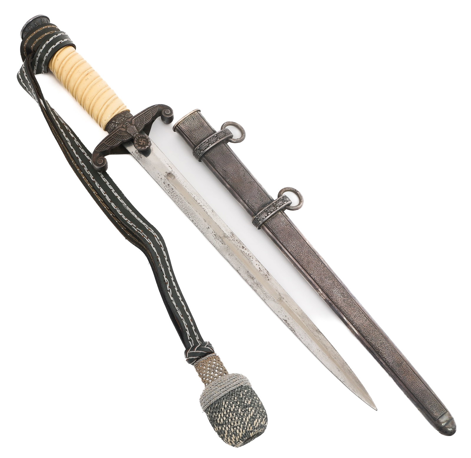 WWII GERMAN HEER M35 OFFICER DAGGER by TIGER: WWII GERMAN HEER M35 OFFICER DAGGER by TIGER WWII German Army Model 1935 Dress Dagger. Double edged, bright blade. Maker marked by Tiger Solingen on the ricasso. Leather buffer pad. Alloy based hilt