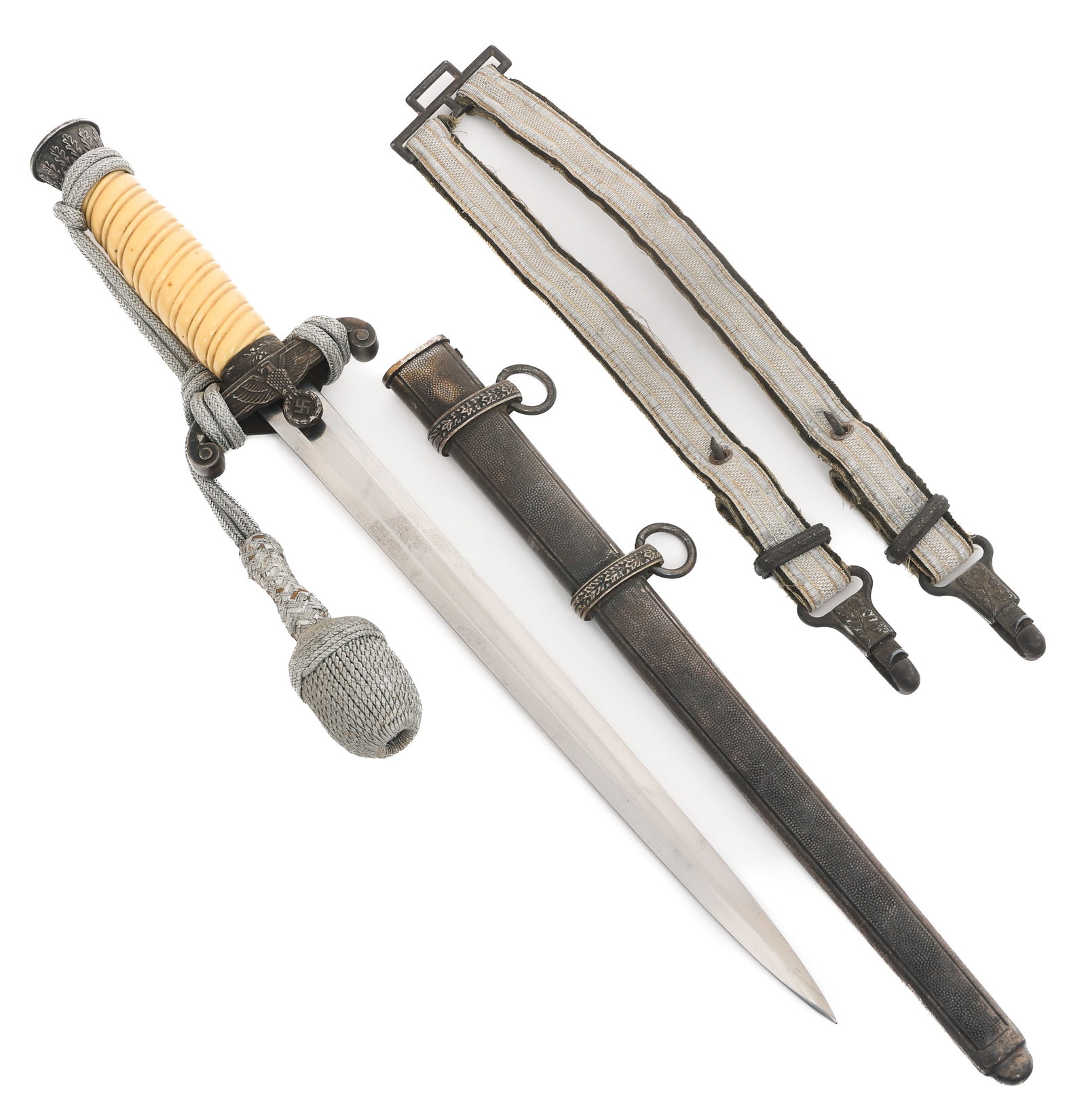 WWII GERMAN HEER M35 OFFICER DAGGER WITH SCABBARD (1 of 15)