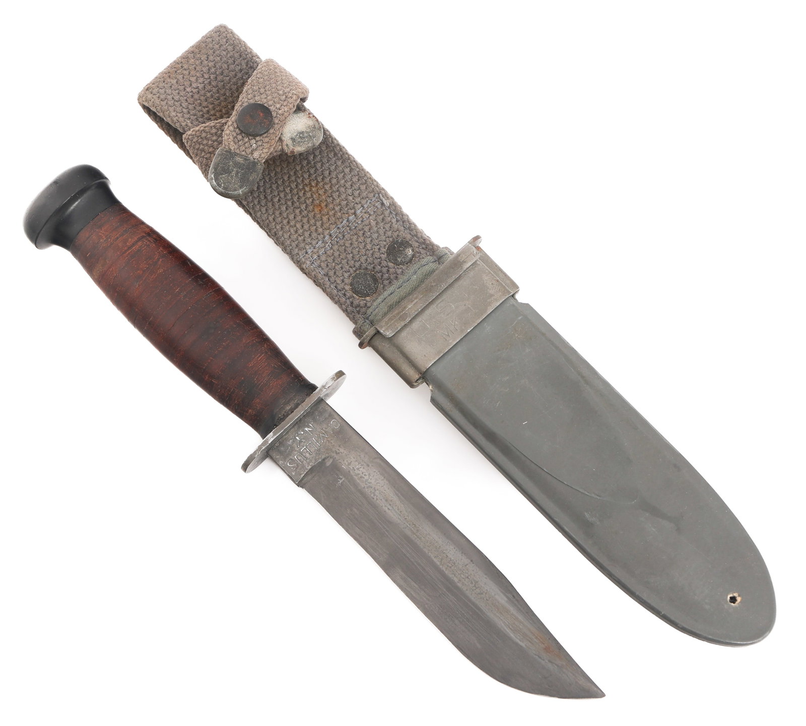 WWII US NAVY MARK I UTILITY KNIFE by CAMILLUS (1 of 17)
