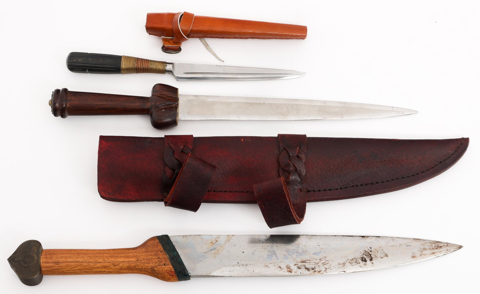 DAGGERS & FIXED BLADE KNIFE (1 of 13)