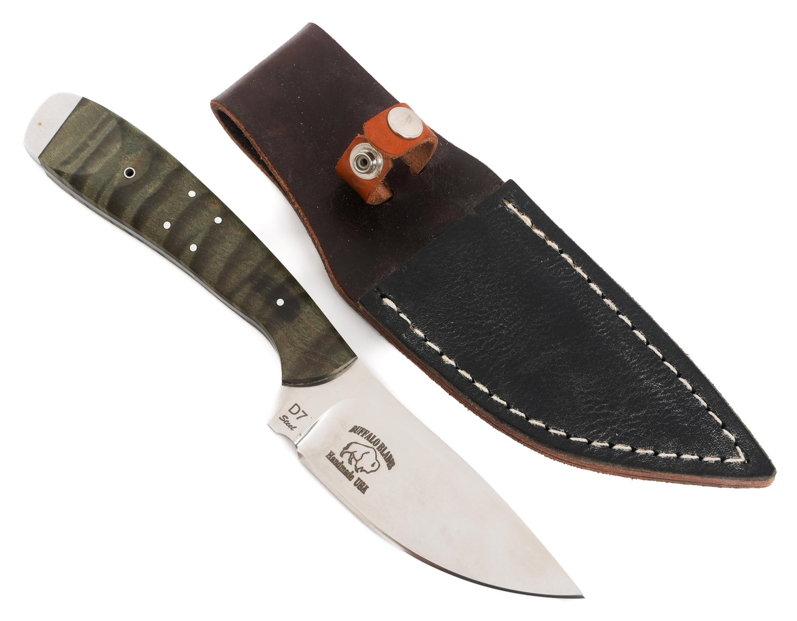 BUFFALO BLADES SKINNER KNIFE WITH SHEATH: BUFFALO BLADES SKINNER KNIFE WITH SHEATH Buffalo Blades Skinner Knife. Single edged, bright blade. Maker marked by Buffalo Blades near the ricasso. Full tang with dyed hardwood grips. Leather sheath.