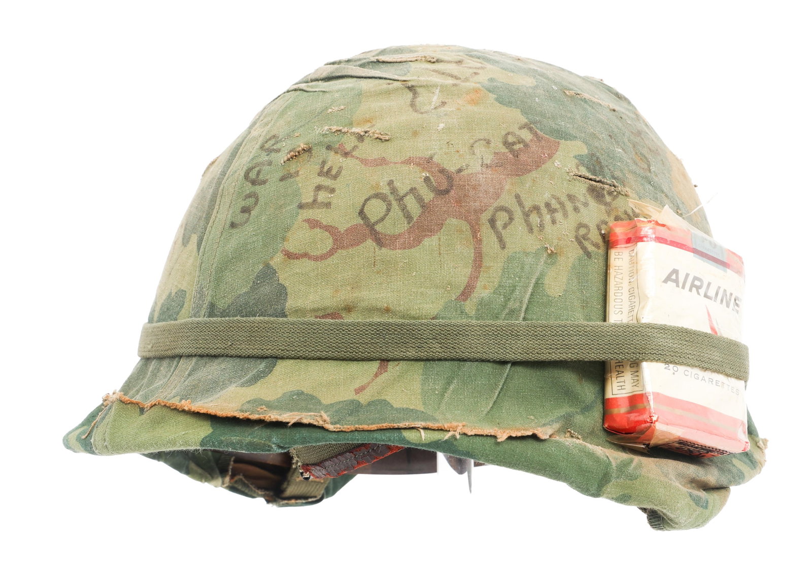 VIETNAM WAR US M1 HELMET W/ GRAFFITI & CIGARETTES (1 of 17)