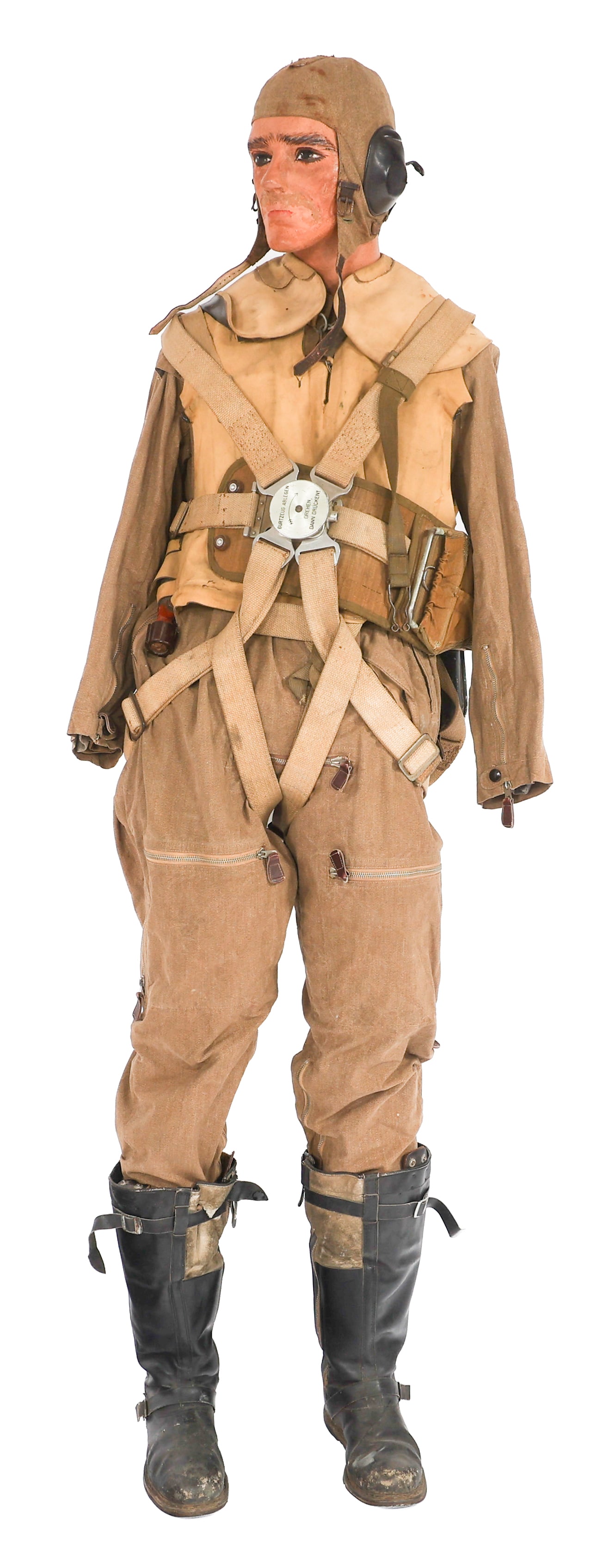 WWII GERMAN FALLSCHIRMJAGER UNIFORM & PARACHUTE