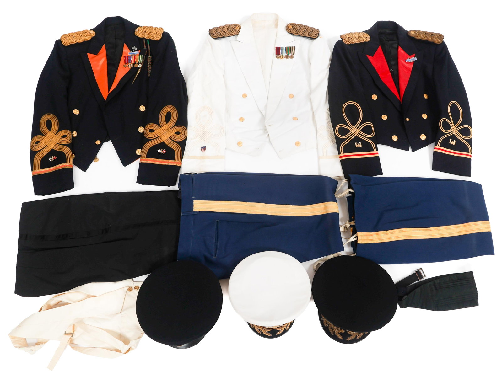 VIETNAM WAR US ARMY OFFICER MESS DRESS UNIFORMS (1 of 17)