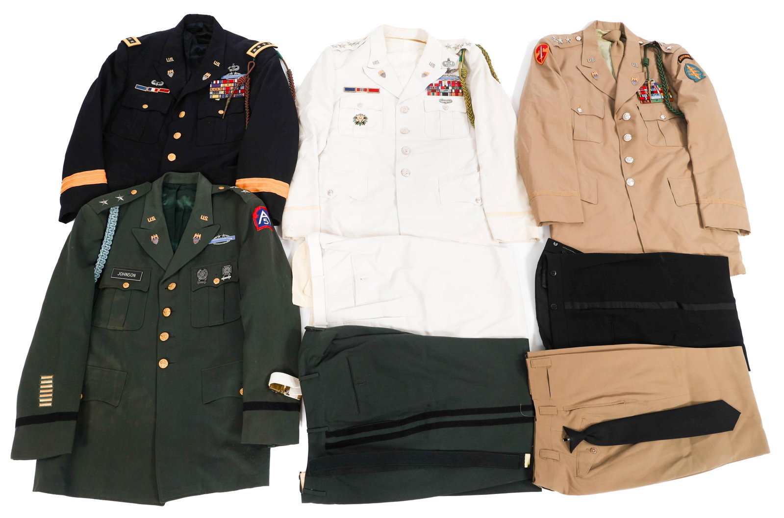 COLD WAR US ARMY 2 - 4 STAR GENERAL DRESS UNIFORMS: COLD WAR US ARMY 2 - 4 STAR GENERAL DRESS UNIFORMS Cold War US Army Major General, Lieutenant General and General Dress Uniforms. (1) General White Dress Uniform. General shoulder ranks, Senior jump w