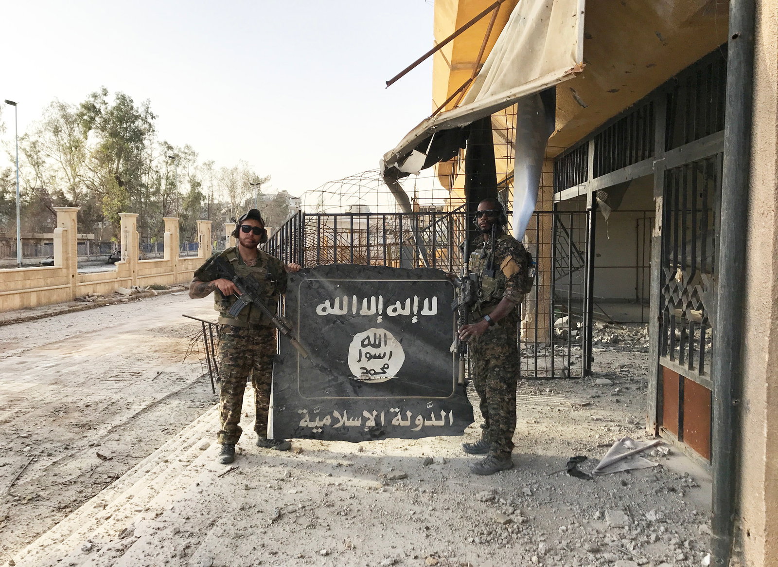ISIS BANNER - 2017 US TASK FORCE 9 CAPTURED - 3