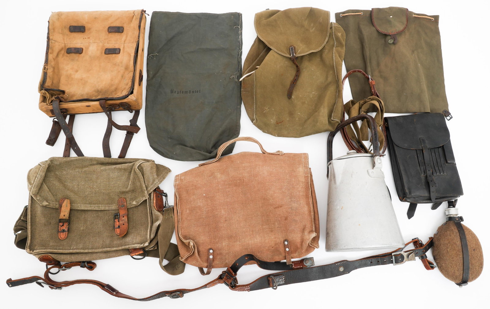 WWII GERMAN ARMY BAGS & FIELD GEAR (1 of 15)