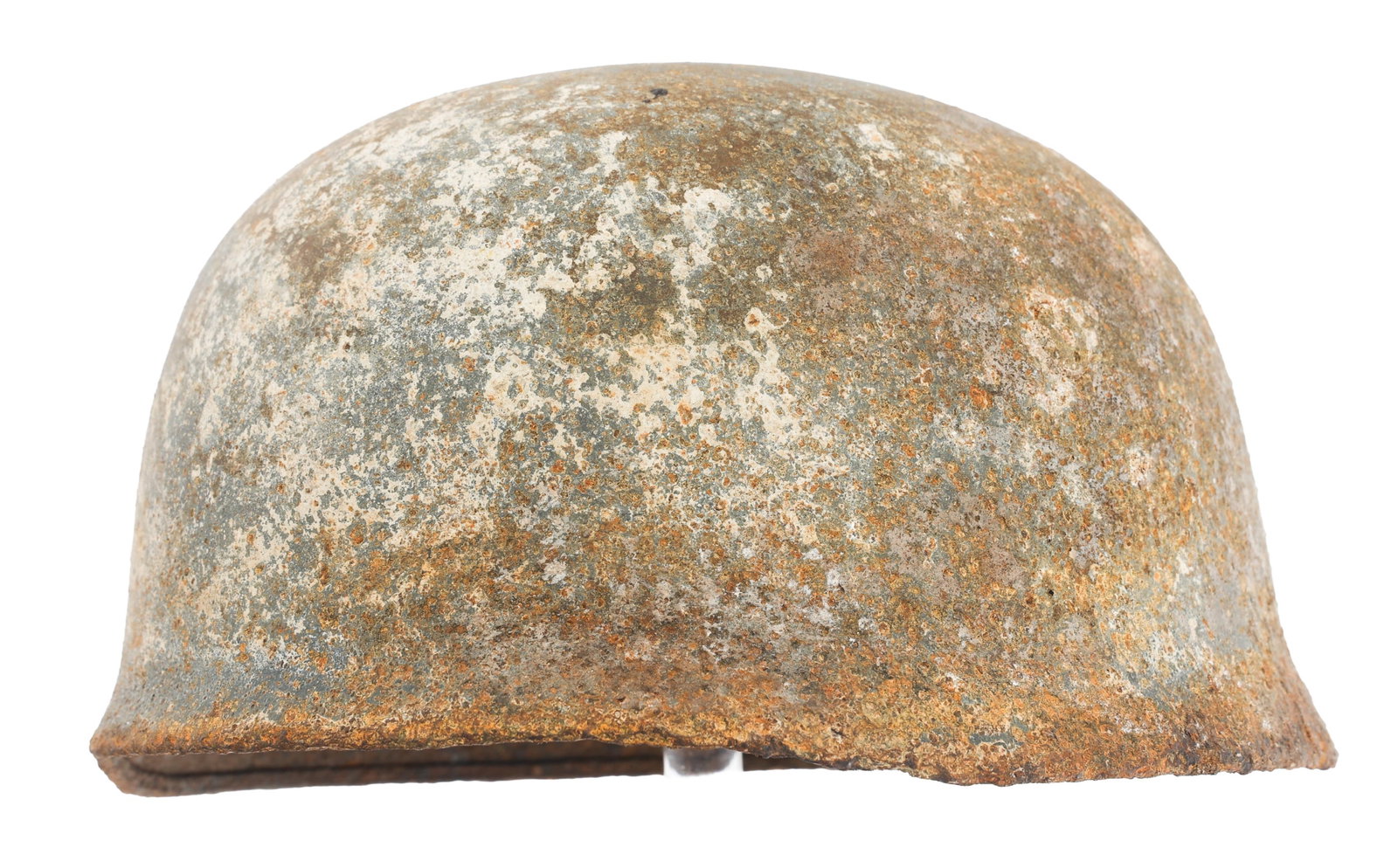 REFURBISHED WWII GERMAN M38 FALLSCHIRMJAGER HELMET: REFURBISHED WWII GERMAN M38 FALLSCHIRMJAGER HELMET Refurbished WWII German M38 Fallschirmjager Helmet. Aluminum band with foam liner.