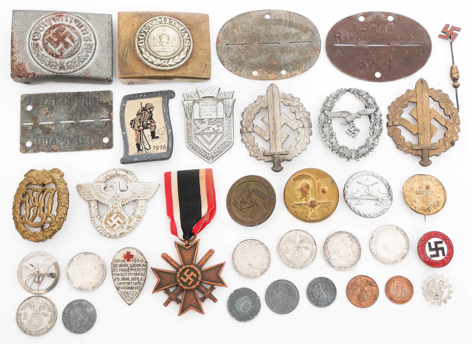 IMPERIAL - WWII GERMAN BUCKLES, BADGES & INSIGNIA: IMPERIAL - WWII GERMAN BUCKLES, BADGES & INSIGNIA Imperial - WWII German Belt Buckles, Badges and Insignia. (1) Prussian Enlisted Belt Buckle. (1) Police Belt Buckle. (1) Police Cap Badge. (1) DRL Spo