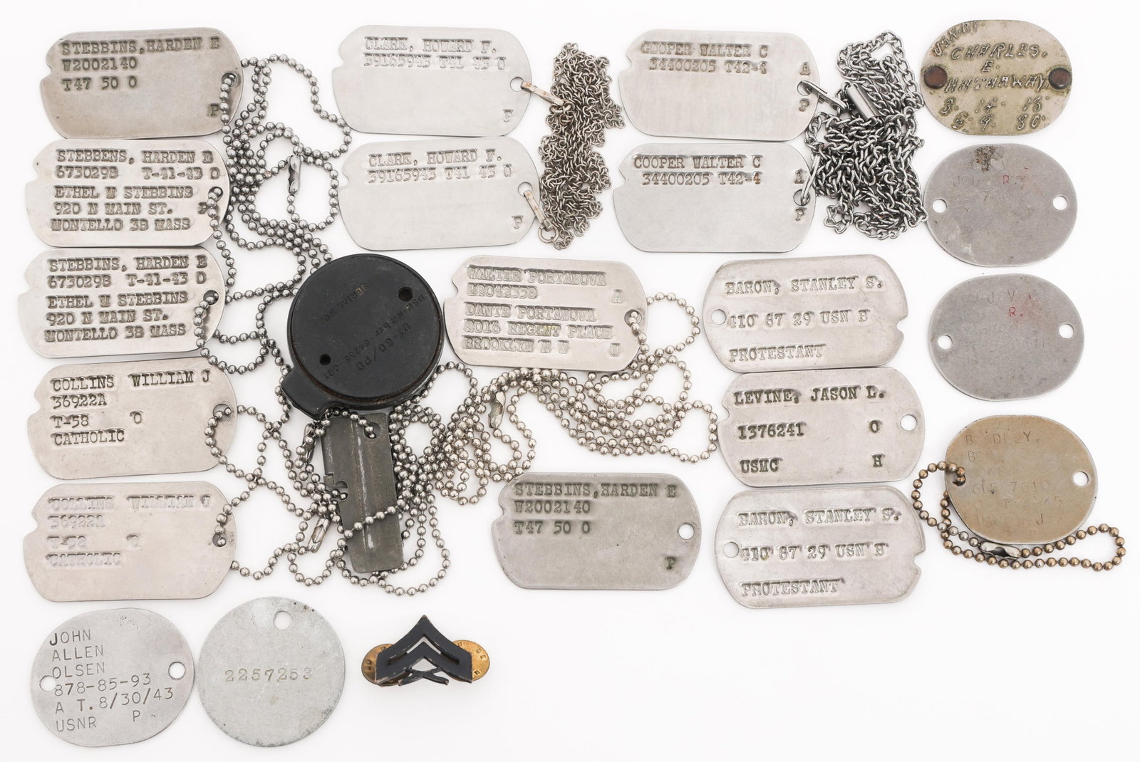 WWI - COLD WAR US ARMED FORCES DOG TAGS & RANK PIN: WWI - COLD WAR US ARMED FORCES DOG TAGS & RANK PIN WWI - Cold War US Army and Marine Corps Dog Tags, Rank Pin and Dosimeter. (20) Dog Tags. (1) Corporal Rank Pin. (1) Dosimeter.