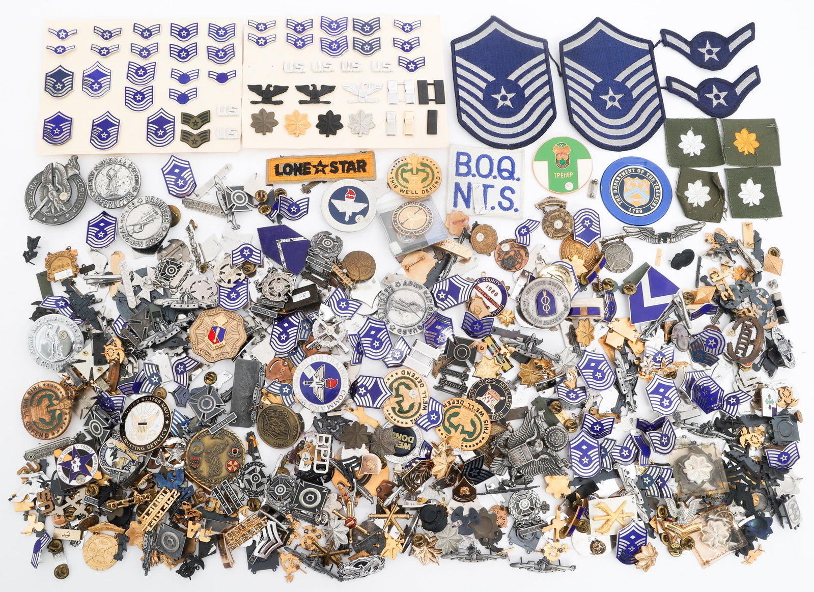 COLD WAR US AIR FORCE & ARMY RANK INSIGNIA: COLD WAR US AIR FORCE & ARMY RANK INSIGNIA Cold War U.S. Air Force and Army Rank Insignia and Civilian Badges. (2) Master Sergeant Patches. (2) Airman Patches. (2) Lieutenant Colonel Patches. (1)