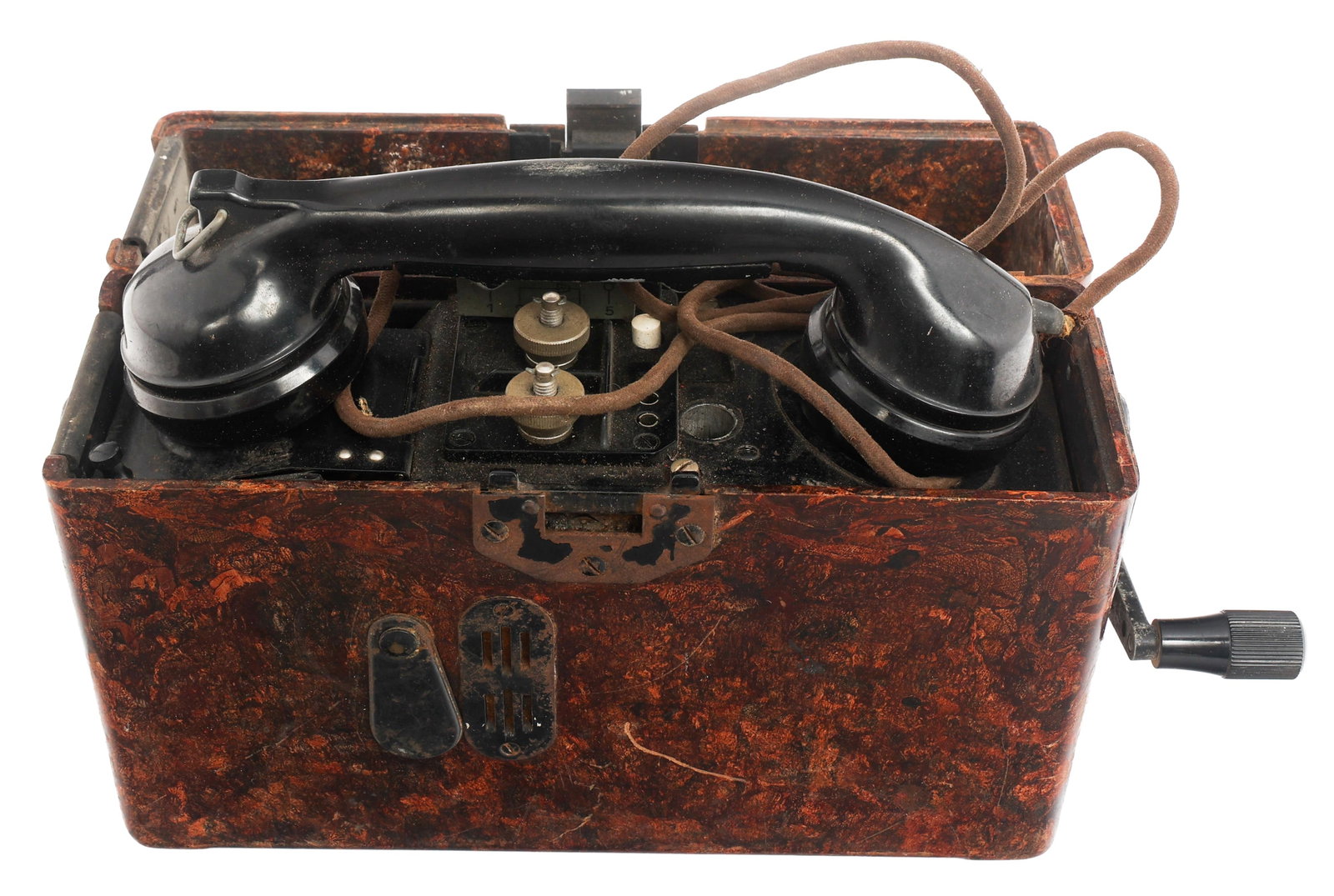 WWII GERMAN FF-33 FIELD TELEPHONE: WWII GERMAN FF-33 FIELD TELEPHONE WWII German FF-33 Field Telephone. Serial number 19194. Maker marked by D/W, dated 1941. Size: 10 1/2" x 3 1/2" x 8"