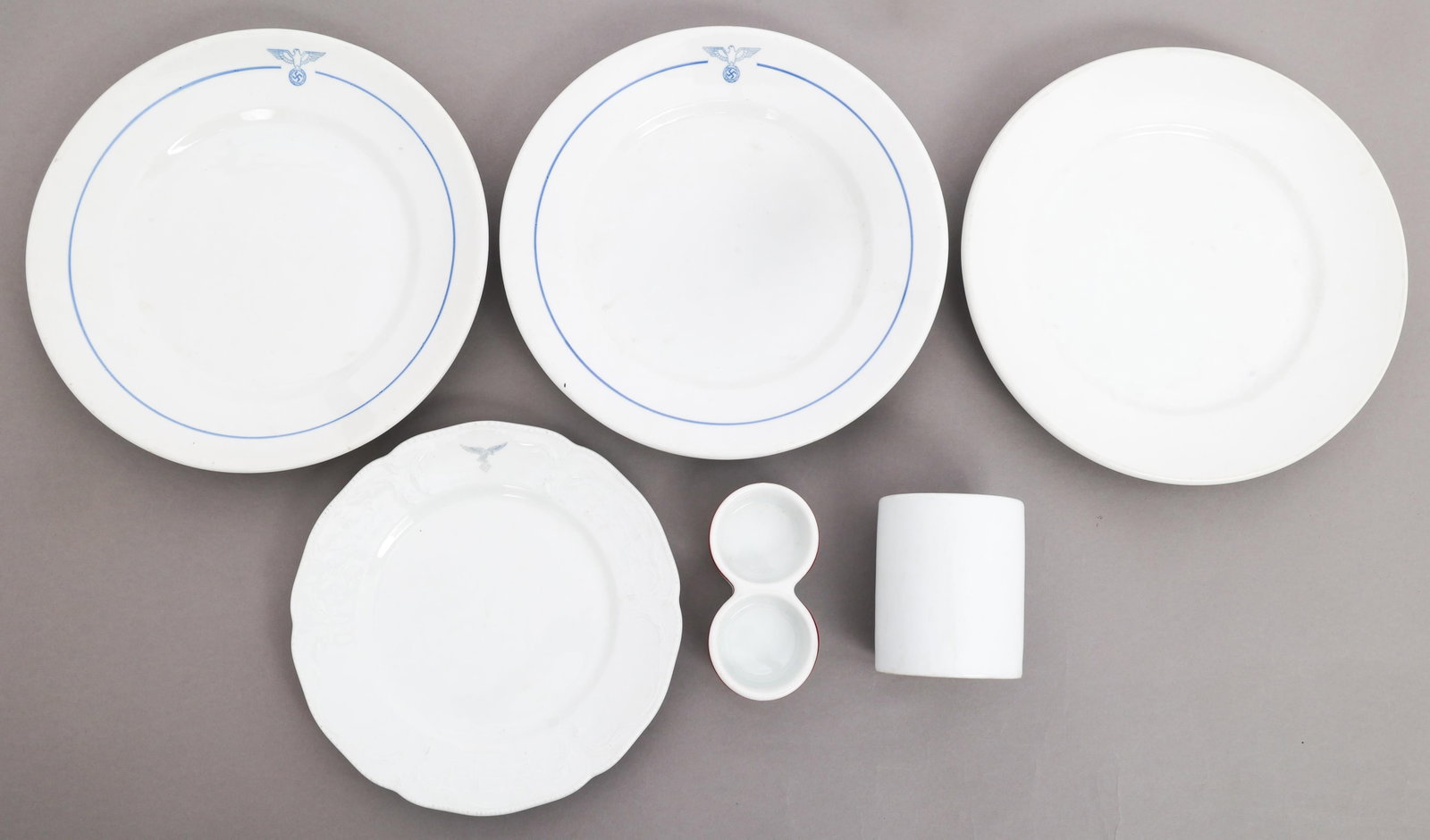 WWII GERMAN HEER & LUFTWAFFE PORCELAIN SERVEWARE (1 of 17)