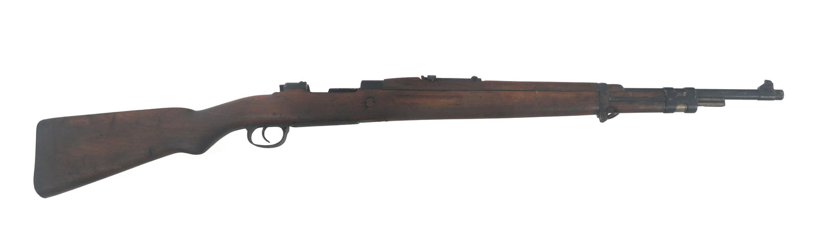 COLOMBIAN R. FAMAGE .30-06 CAL MAUSER PARTS RIFLE: COLOMBIAN R. FAMAGE .30-06 CAL MAUSER PARTS RIFLE Colombian R. Famage .30-06 caliber Mauser parts rifle. No import stamp. Receiver stamped R. Famage 1952. Adjustable rear sight. Bayonet lug. Sling mou