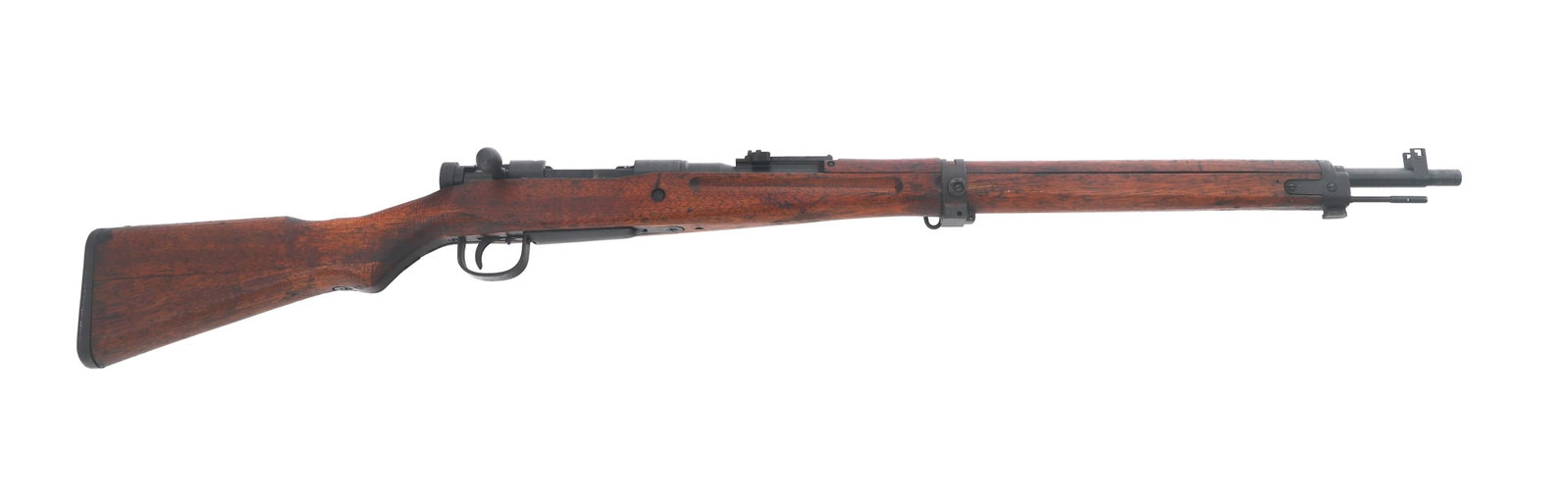 WWII JAPANESE KOKURA TYPE 99 7.7mm ARISAKA RIFLE: WWII JAPANESE KOKURA TYPE 99 7.7mm ARISAKA RIFLE WWII Japanese Kokura Type 99 7.7mm caliber bolt action Arisaka rifle. No import stamp. Ground mum. Series 24. Knurled safety. Protected front sight. Ad