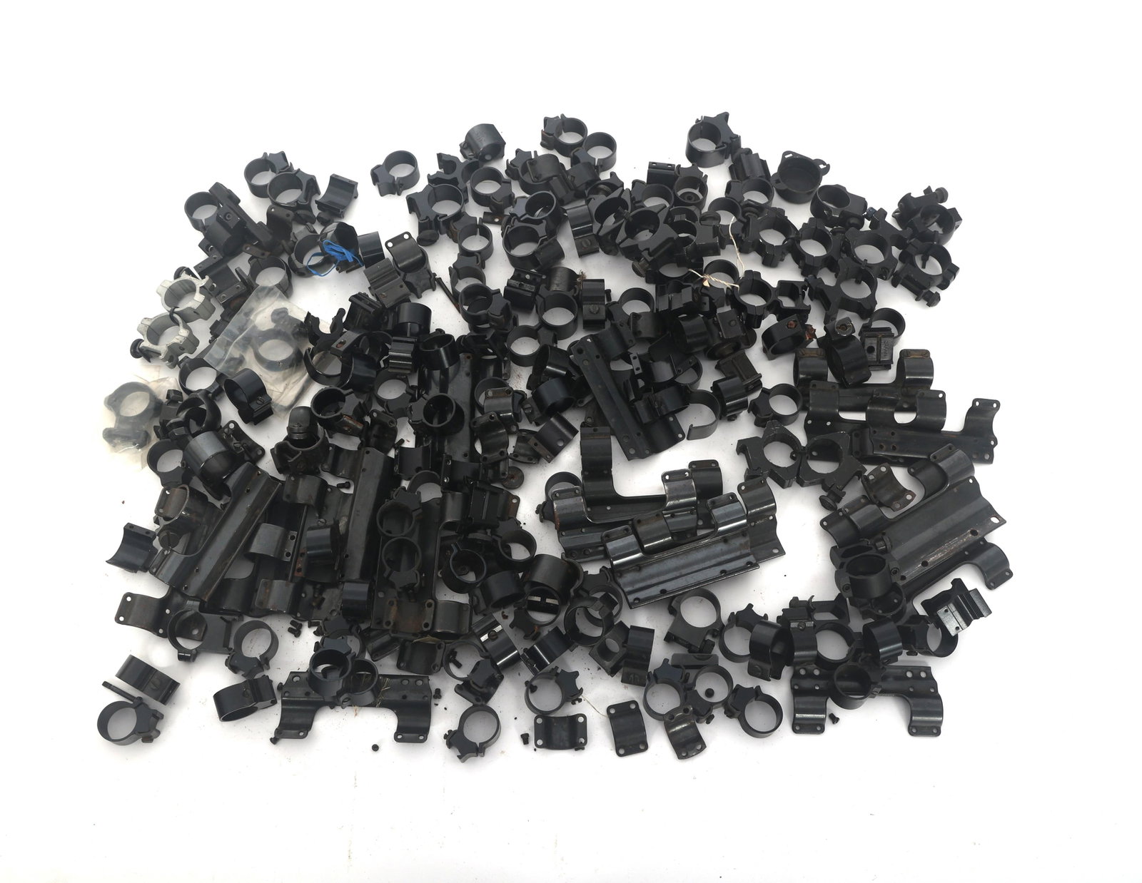 SCOPE RINGS AND MOUNTS - WEAVER & OTHER BRANDS (1 of 5)