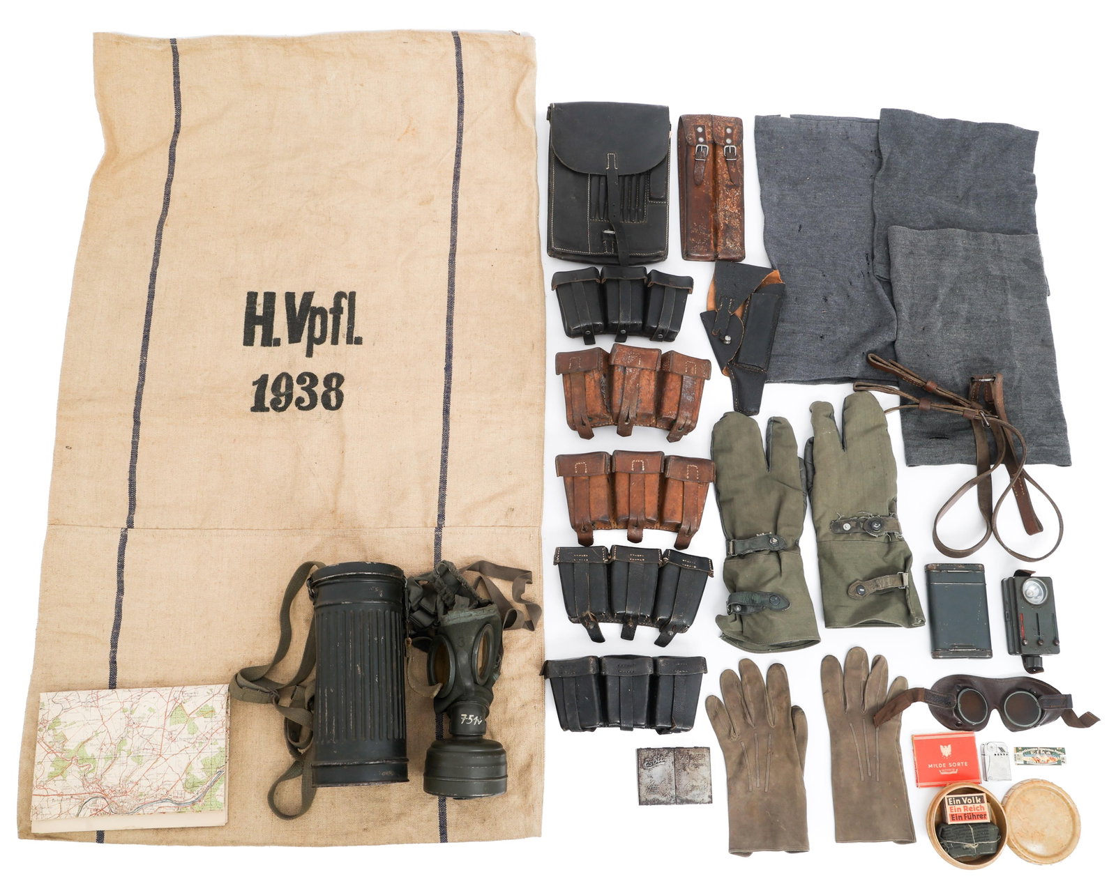 WWII GERMAN MAP CASE AND COMBAT FIELD GEAR SET (1 of 20)