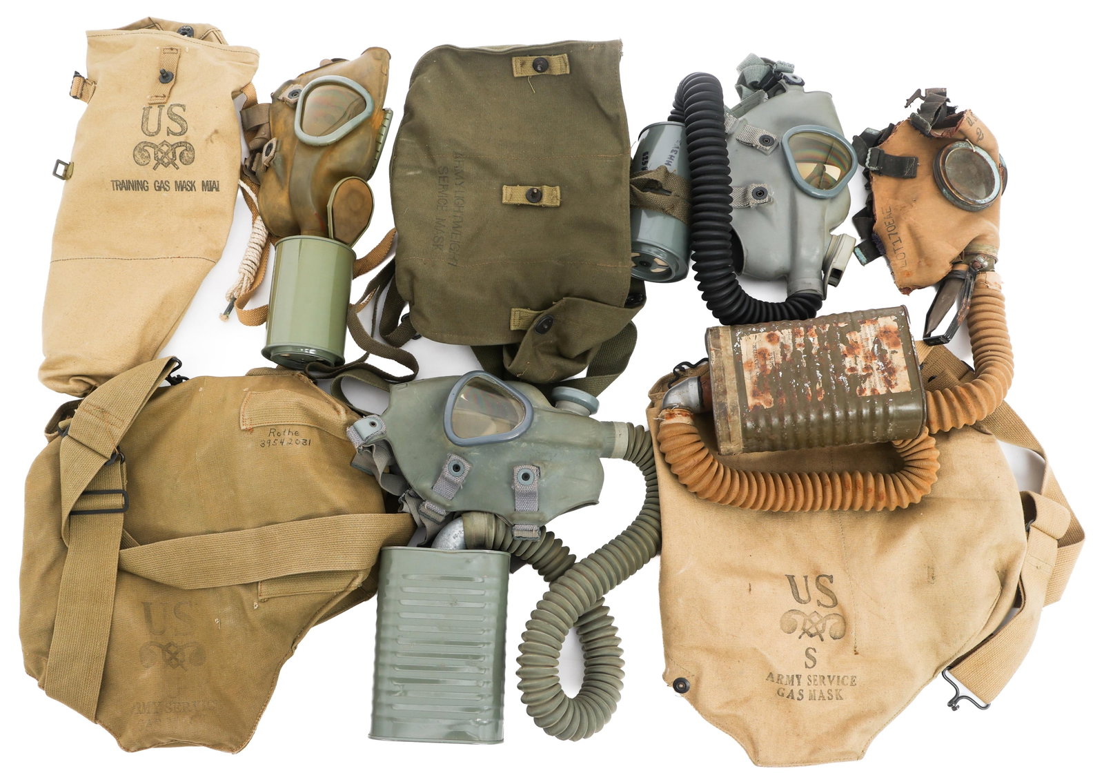 WWII US ARMY GAS MASKS & CARRYING BAGS (1 of 20)