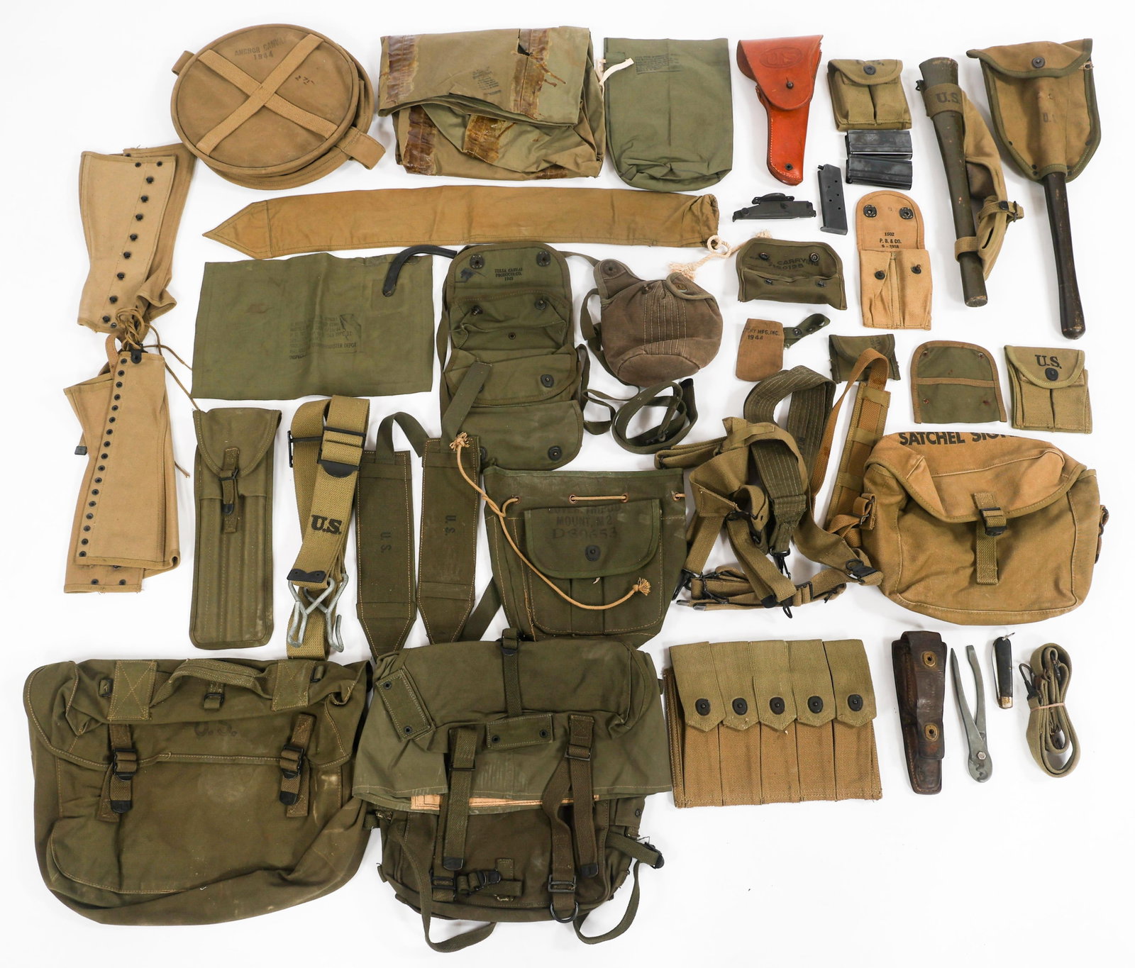 WWII US ARMY E-TOOLS & FIELD GEAR (1 of 19)