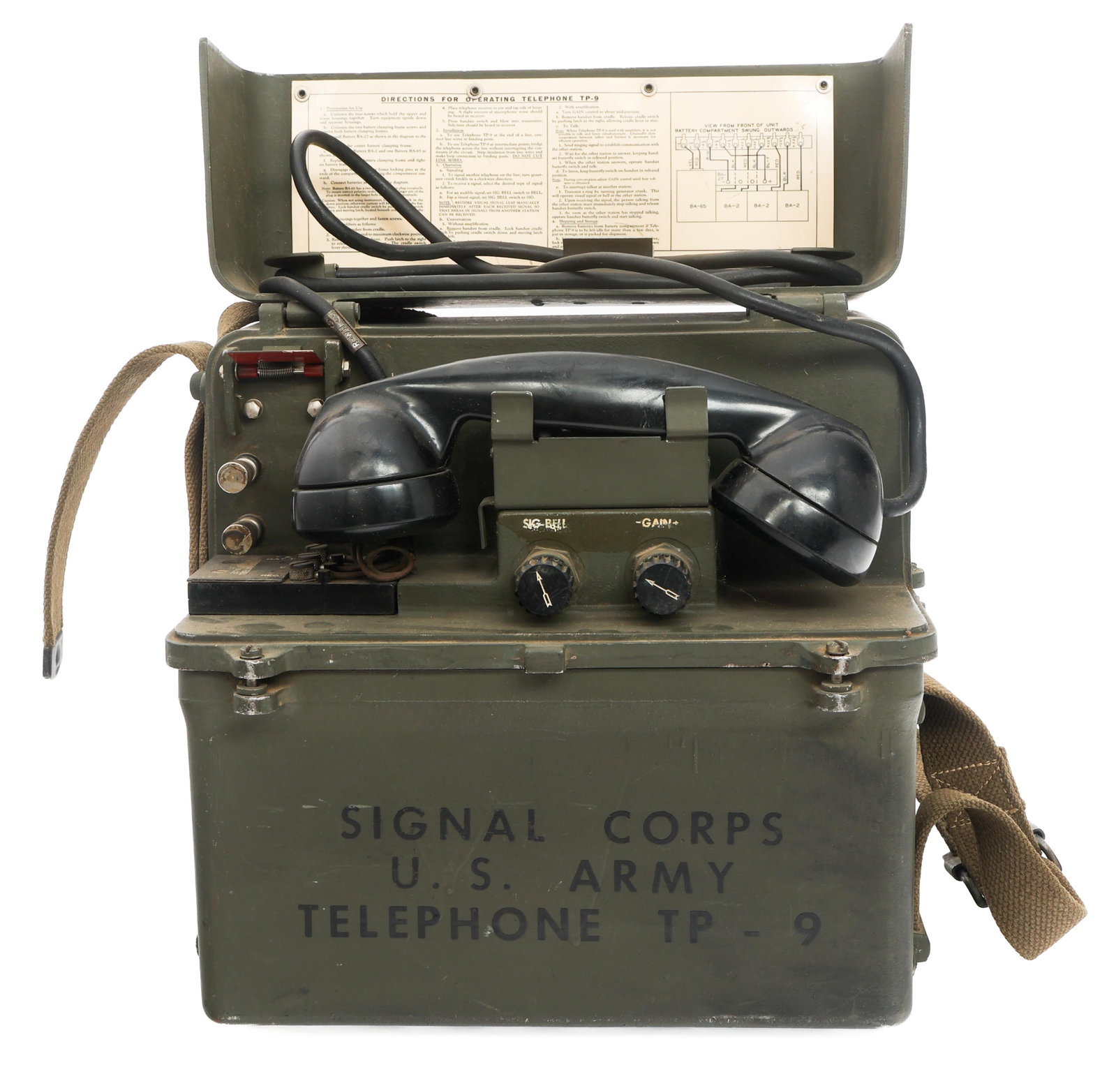 WWII US ARMY SIGNAL CORPS TP-9 FIELD TELEPHONE: WWII US ARMY SIGNAL CORPS TP-9 FIELD TELEPHONE WWII US Army Signal Corps TP-9 Field Telephone. Serial number 7379, maker marked by Federal Telephone and Radio Corp. Size: 11" x 10" x 7"