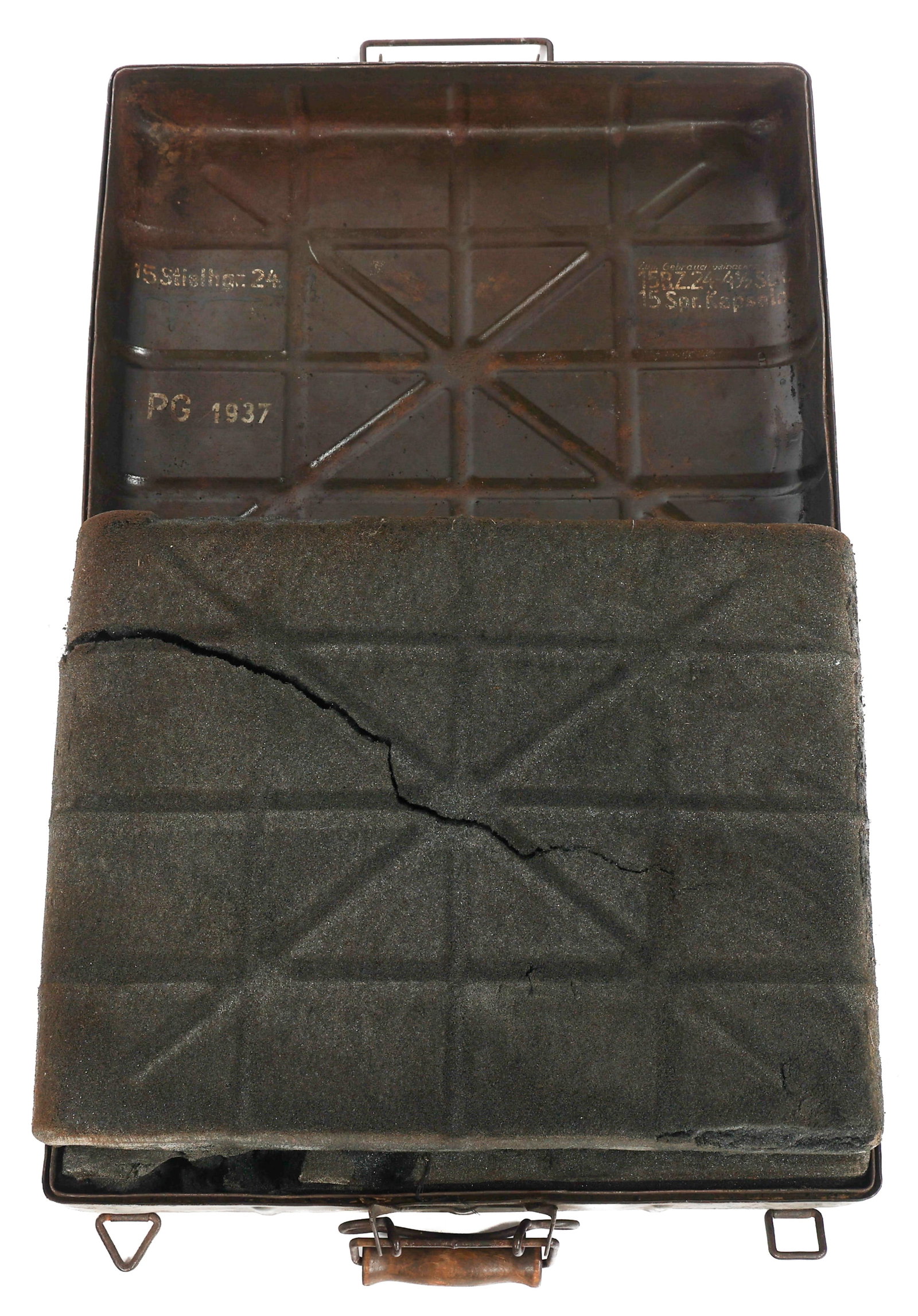 WWII GERMAN M24 STICK GRENADE CASE (1 of 7)