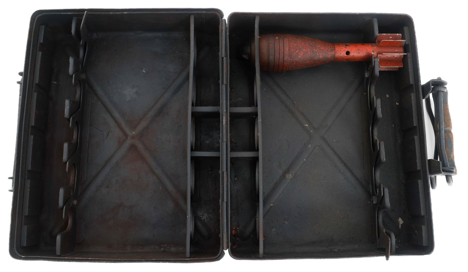 WWII GERMAN 50mm MORTAR CARRYING CASE WITH SHELL (1 of 8)
