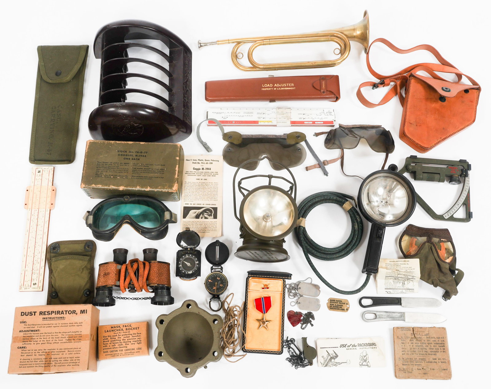 WWII US ARMED FORCES FIELD GEAR BONANZA (1 of 16)