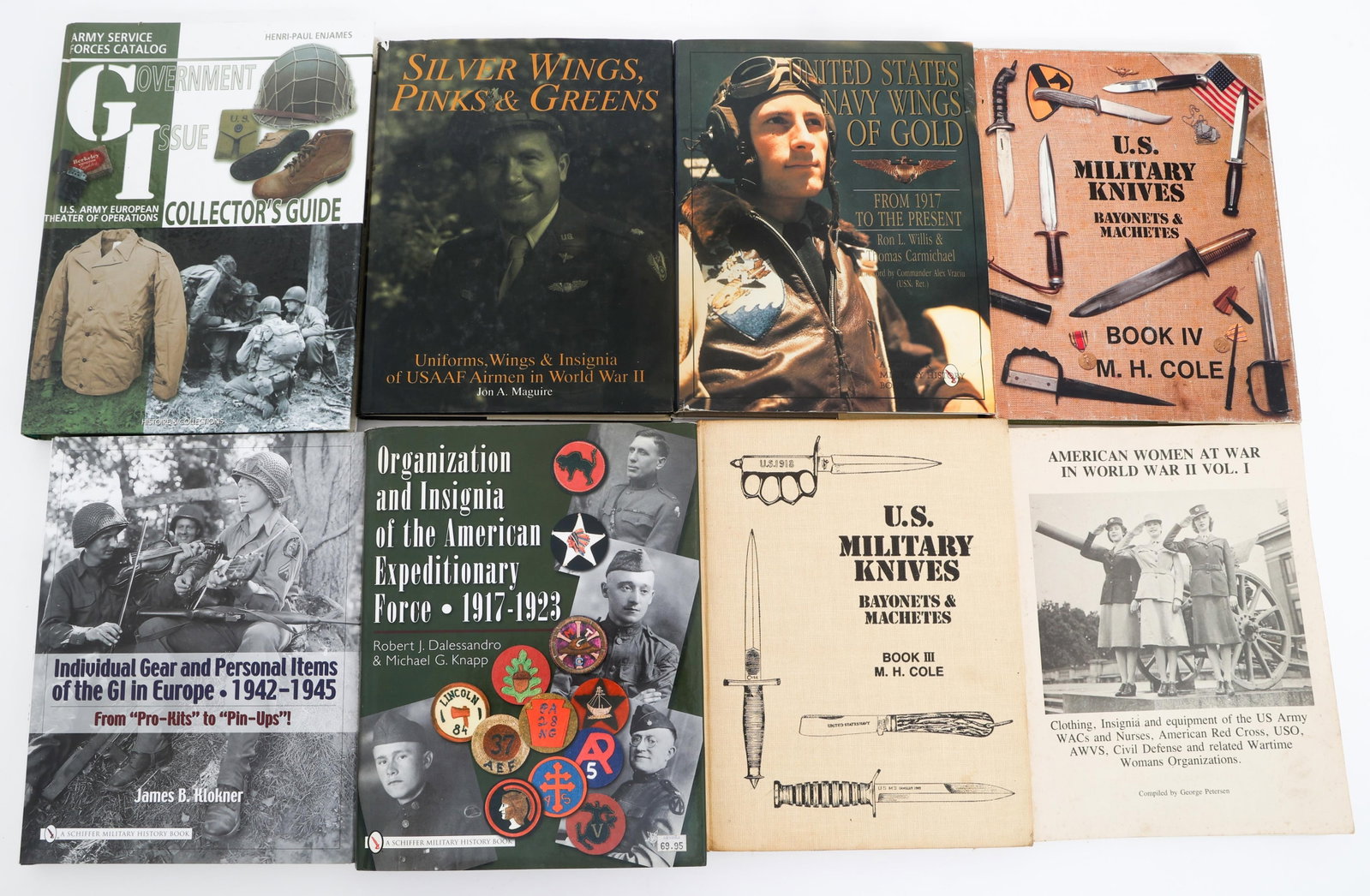 WWI - WWII US GEAR & UNIFORMS REFERENCE BOOKS: WWI - WWII US GEAR & UNIFORMS REFERENCE BOOKS WWI to WWII US Gear and Uniforms Reference Books. (1) Individual Gear and Personal Items of the GI in Europe 1942 to 1945. Written by James B. Klokner.