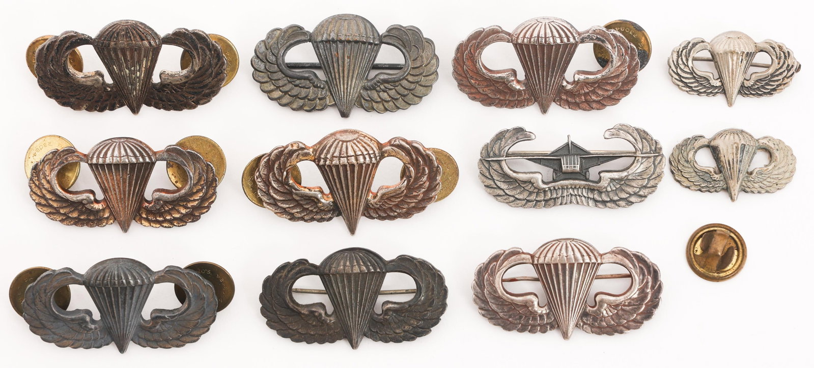 WWII US AIRBORNE JUMP & GLIDER WINGS (1 of 6)