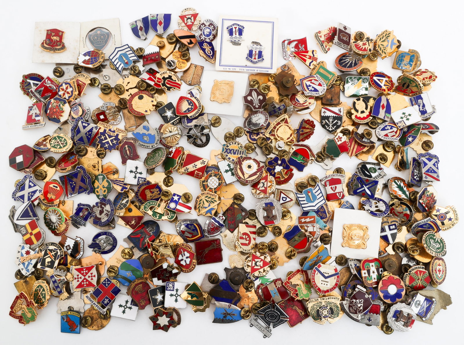 COLD WAR - CURRENT US ARMED FORCES DUI PINS (1 of 11)