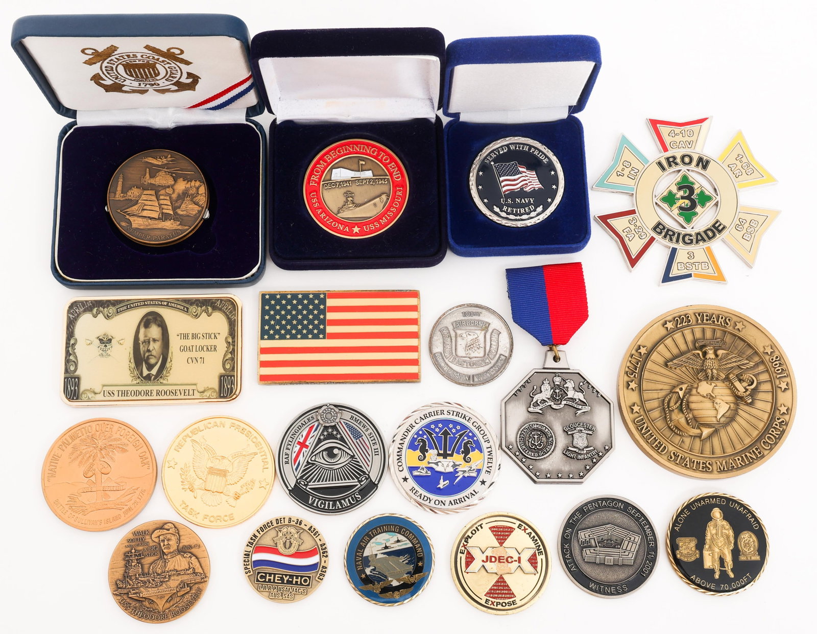 GULF WARS - CURRENT US & UK CHALLENGE COINS (1 of 16)