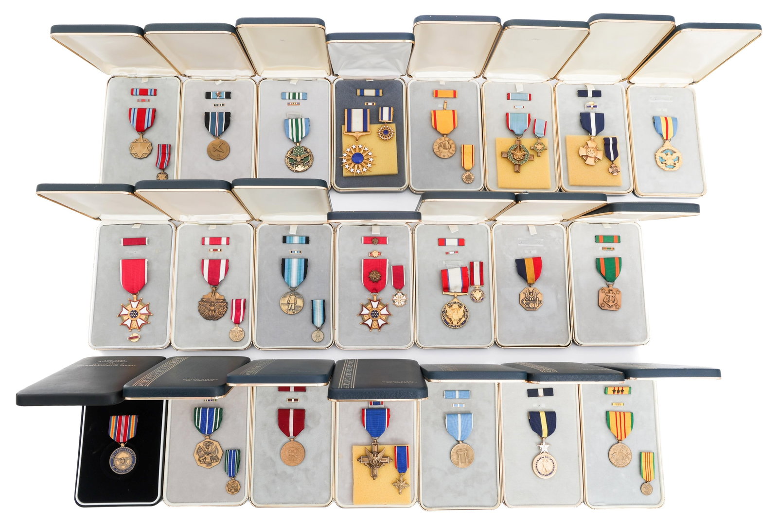 COLD WAR US ARMED FORCES MERIT & SERVICE MEDALS (1 of 20)