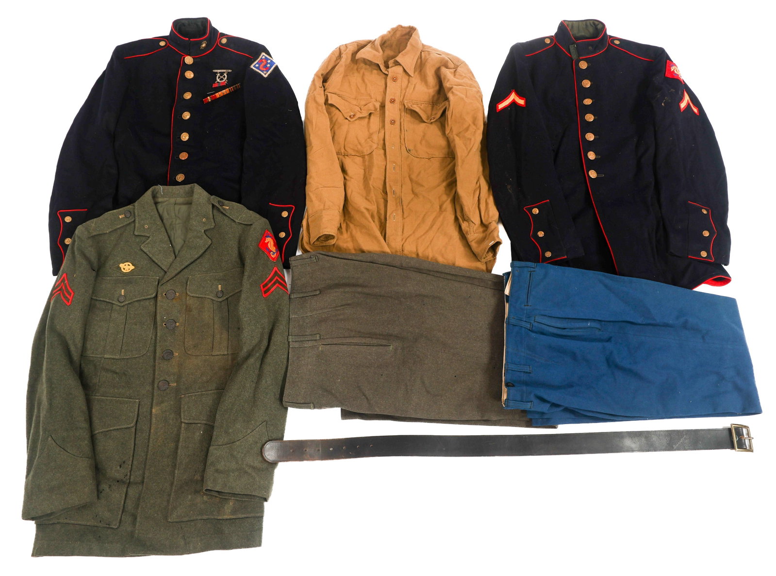 WWII USMC ALPHA TUNIC & DRESS BLUES UNIFORMS (1 of 14)