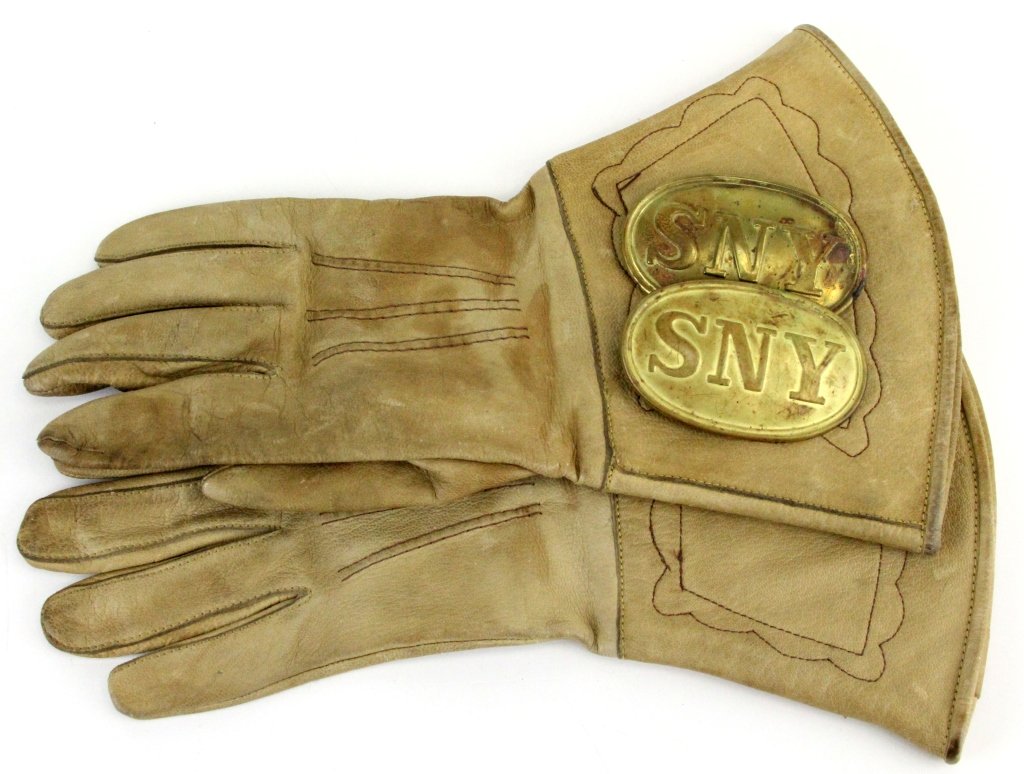 CIVIL WAR REENACTOR CAVALRY GLOVES & BELT PLATES: CIVIL WAR REENACTOR CAVALRY GLOVES & BELT PLATES White leather cavalry gloves and two SNY belt plates. Very good condition. Est. 50 - 150