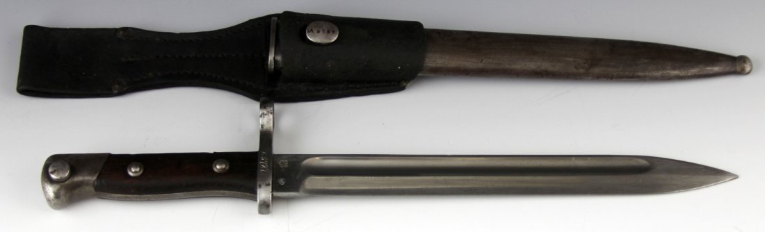 GERMAN MADE WKC CHILEAN ARMY MAUSER BAYONET: GERMAN MADE WKC CHILEAN ARMY MAUSER BAYONET Type: Bayonet Country: Chile Blade Length: 10" Overall Length: 14.5"
