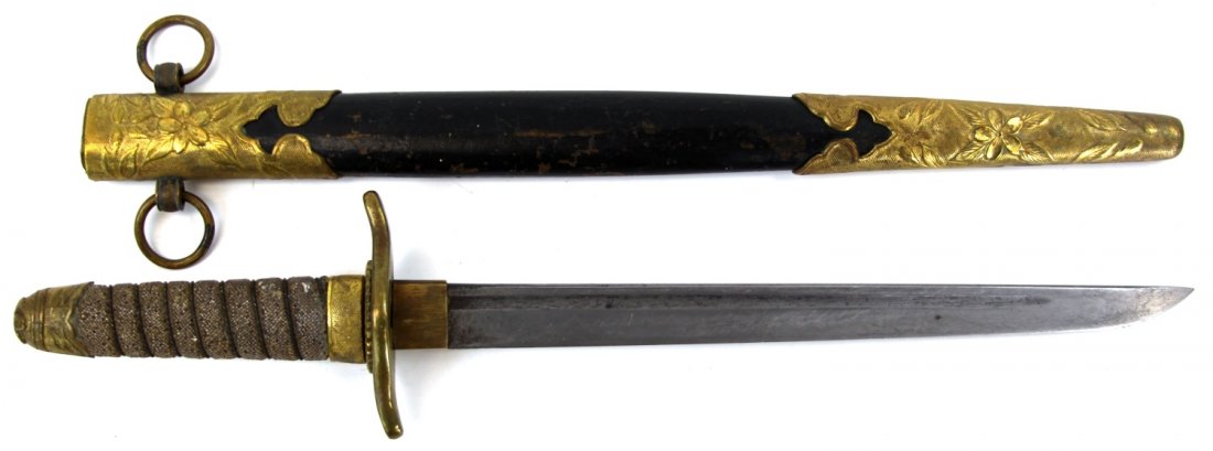 WWII ERA JAPANESE MODEL 1883 IMPERIAL NAVAL DIRK: WWII ERA JAPANESE MODEL 1883 IMPERIAL NAVAL DIRK WWII Era Imperial Japanese Model 1883 naval dirk.8 inch single fuller blade with brass habaki. Gilt scabbard and hilt fittings. Wire wrapped shagreen g