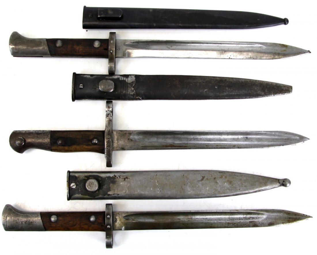THREE WWI MAUSER BAYONETS CZECH & TURKISH: THREE WWI MAUSER BAYONETS CZECH & TURKISH Three WWI Mauser bayonets. Two Czechoslovakian VZ-23 bayonets, and one Turkish Mauser bayonet, with star and crescent marking. Type: Bayonet Country: Various