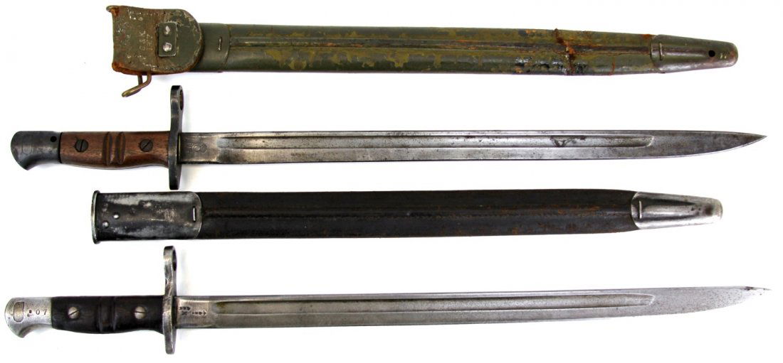 TWO WWI REMINGTON BAYONETS: TWO WWI REMINGTON BAYONETS Two WWI Remington bayonets. Remington 1913 bayonet for Enfield rifles, with British markings on ricasso, and US Remington Model 1917 bayonet, dated 1918. Type: Bayonet Count