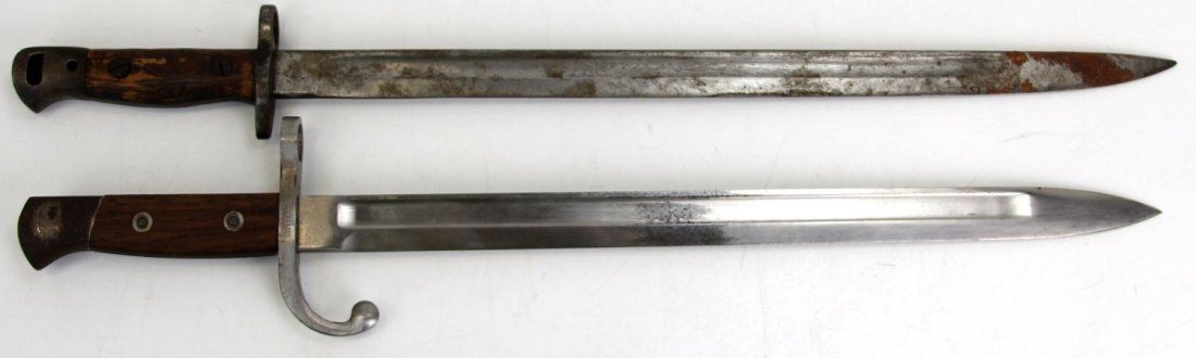 WWI BAYONETS MODEL 1889 MAUSER & PATTERN 1907: WWI BAYONETS MODEL 1889 MAUSER & PATTERN 1907 Two WWI era bayonets. Mauser Model 1889 bayonet, manufactured by Hopkins & Allen, and marked "PLUMB" on quillon, and a Pattern 1907 Enfield sword bayonet,