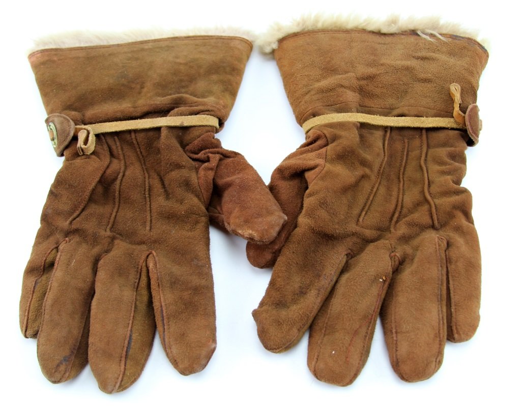 WWII JAPANESE PILOTS GLOVES: WWII JAPANESE PILOTS GLOVES Era / Conflict: WWII Country: Japan