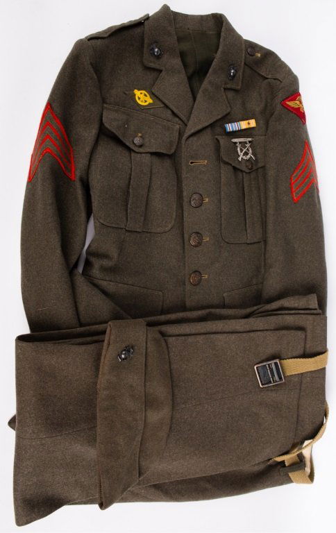 WWII USMC UNIFORM WITH SIDE CAP: WWII USMC UNIFORM WITH SIDE CAP Era / Conflict: WWII Country: US Size: 37L