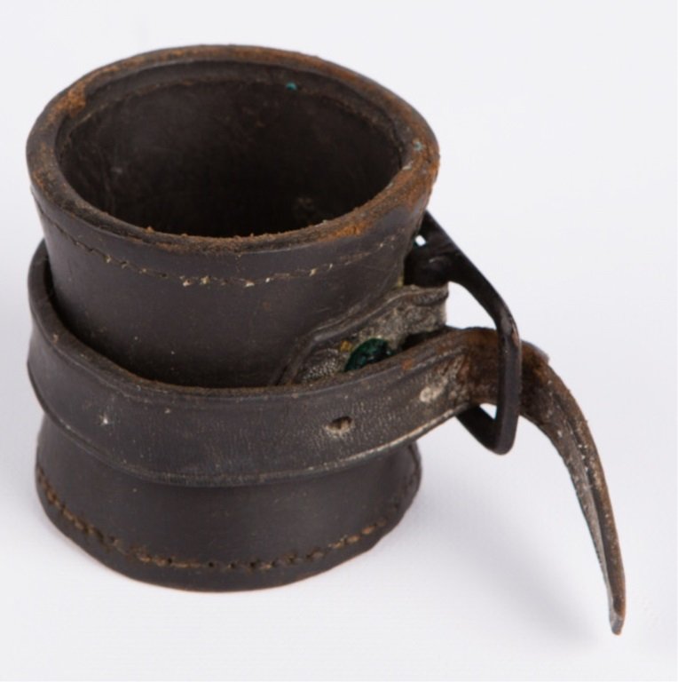 CIVIL WAR LEATHER CARBINE SOCKET MODEL 1859: CIVIL WAR LEATHER CARBINE SOCKET MODEL 1859 Era / Conflict: Civil War Country: US Size: 2.5x2.5"