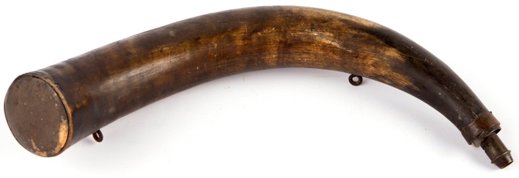 LARGE 19th CENTURY AMERICAN POWDERHORN: LARGE 19th CENTURY AMERICAN POWDERHORN Size: 18"