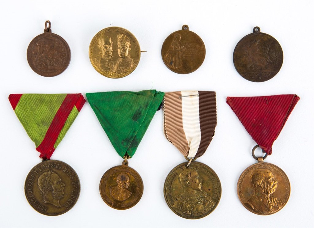 AUSTRIA HUNGARY MEDAL LOT OF 8: AUSTRIA HUNGARY MEDAL LOT OF 8 Provenance: Malcolm Dearing Collection. Dearing collected medals, orders, decorations, and Imperial German Pickelhaube helmets. Dearing collection highlights include the