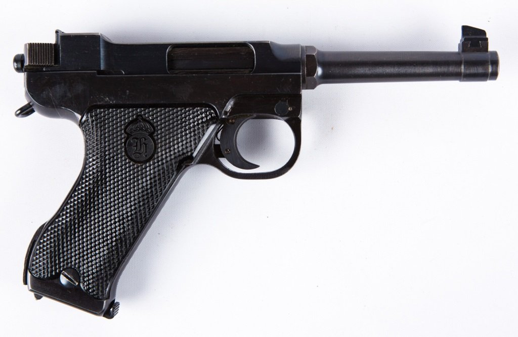 SWEDISH HUSQVARNA LAHTI M/40 PISTOL: SWEDISH HUSQVARNA LAHTI M/40 PISTOL Swedish Husqvarna Lahti M/40 9mm pistol. Caliber / Gauge: 9 Barrel Length: 4.6" Serial Number: 12977