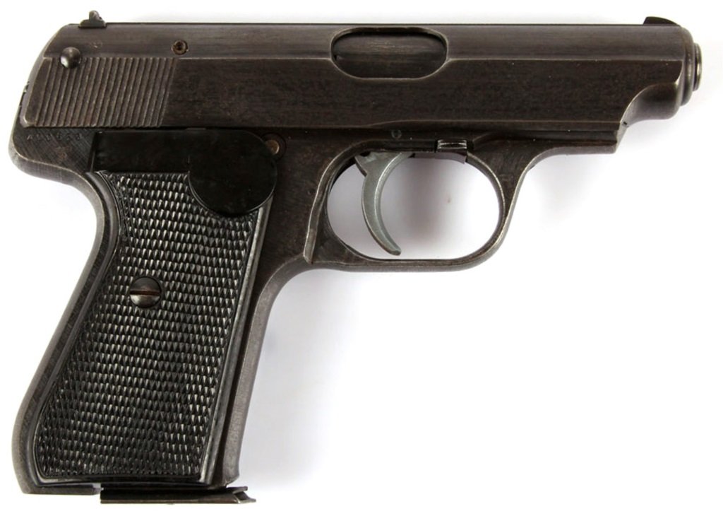 GERMAN SAUER MODEL 38H .380 PISTOL EAGLE OVER N: GERMAN SAUER MODEL 38H .380 PISTOL EAGLE OVER N German Sauer Model 38H .32 pistol. Eagle over "N" proof on back right of frame and on barrel. Good bluing, with some expected wear, grips good with some