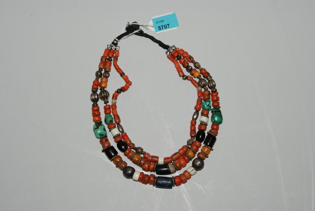 Halskette Tibet. Dreireihige Kette mehrheitlich (1 of 1)